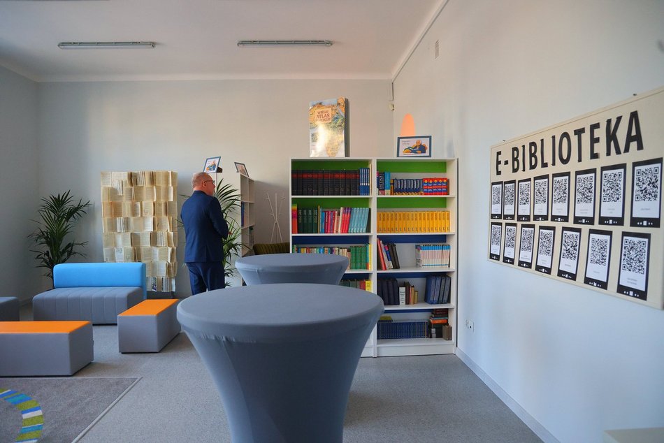 Łódź. Jubileusz w Szkole Podstawowej nr 42 w Łodzi. Huczne obchody z okazji 100-lecia