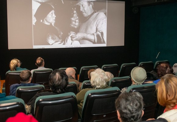 Kino Charlie w Łodzi przyjazne seniorom. Sprawdź repertuar 