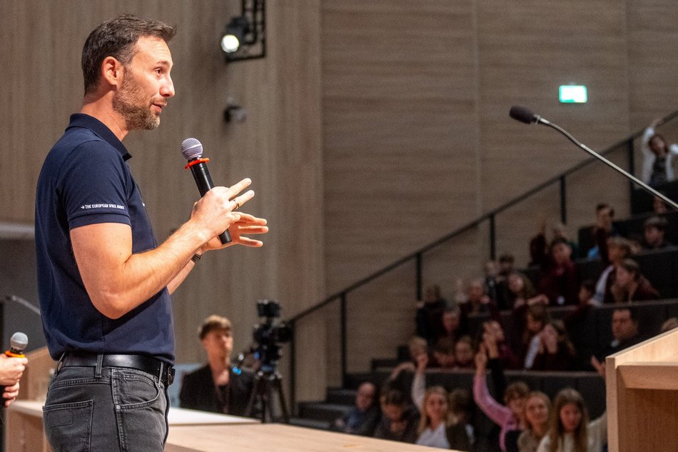 Łódź. Sławosz Uznański-Wiśniewski spotkał się z uczniami