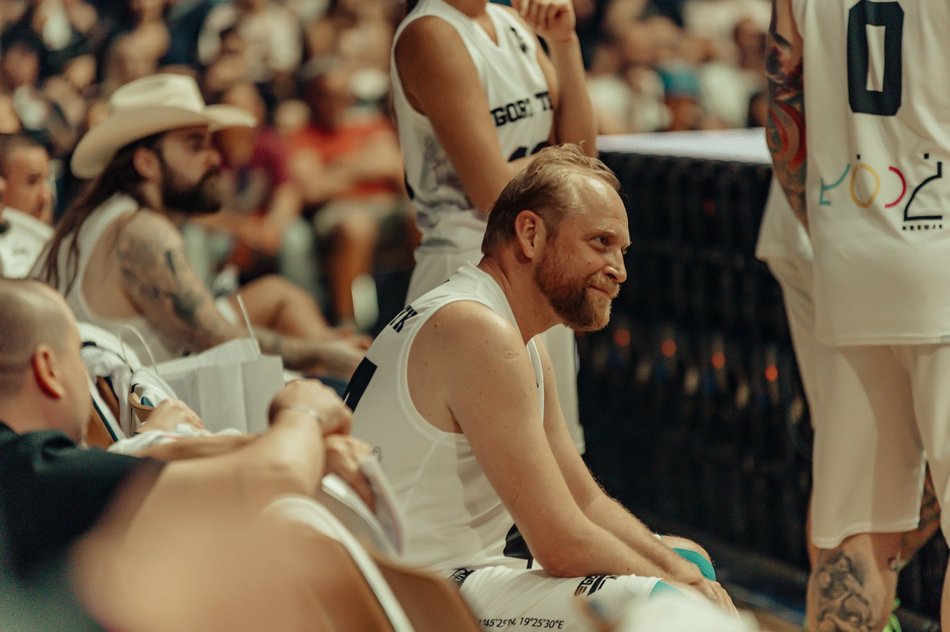 Mecz Gortat Team vs NATO w Łodzi. Czołgi, płomienie i masa sportowych emocji!