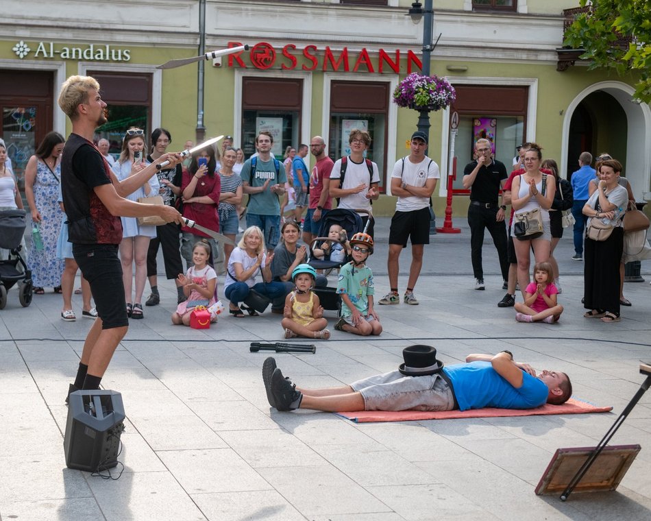 Piotrkowska tydzień przed 601. Urodzinami Łodzi