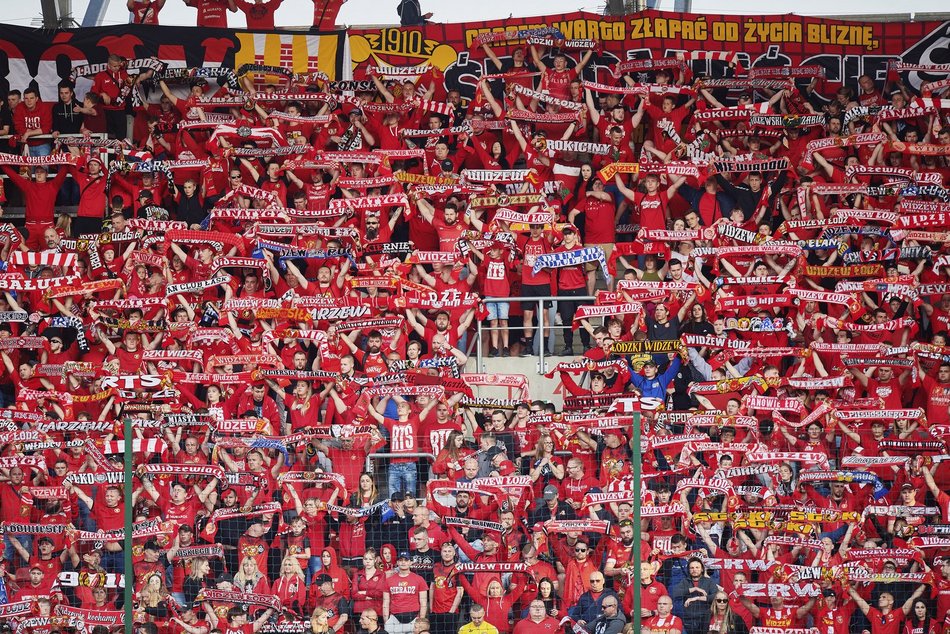 Kibice Widzewa Łódź na meczu z Koroną Kielce