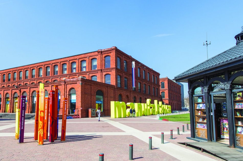 Manufaktura przed i po rewitalizacji