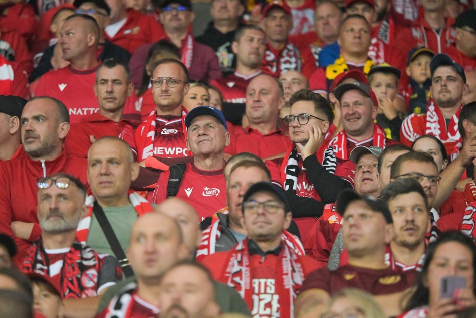 Kibice Widzewa Łódź z Pogonią Szczecin. Byłeś/aś tam? Znajdź się w galerii!