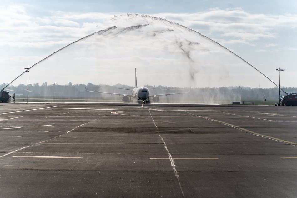 Lotnisko w Łodzi. Nowy kierunek wystartował! Pierwsi pasażerowie odlecieli do Birmingham