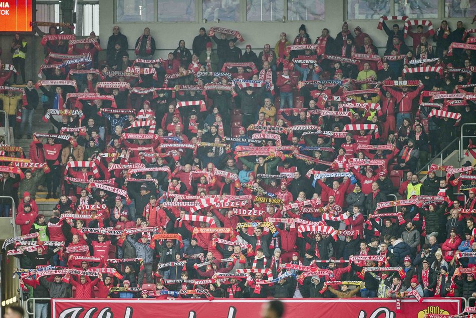 Kibice na meczu Widzewa Łódź z Jagiellonią Białystok