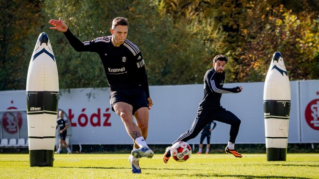 Cisza przed burzą w ŁKS Łódź? Oczekiwanie na transfery przed wylotem do Turcji