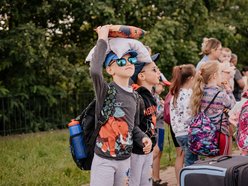 Dzieci z Łodzi wyjechały na kolonie do Grotnik. Pierwszy turnus rozpoczęty!