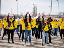 Łódź. Piknik AutoMocne przy Moto Arenie w Łodzi. Masa atrakcji dla każdego na Dzień Kobiet