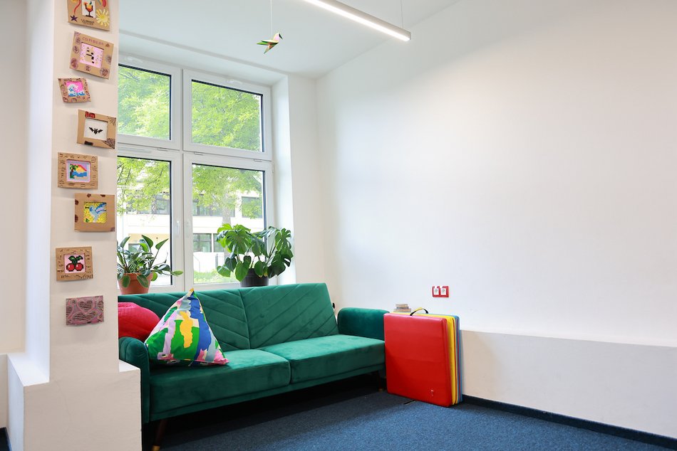 Łódź. Nowa świetlica dla dzieci i młodzieży przy Północnej w Łodzi. Sale warsztatowe, plac zabaw