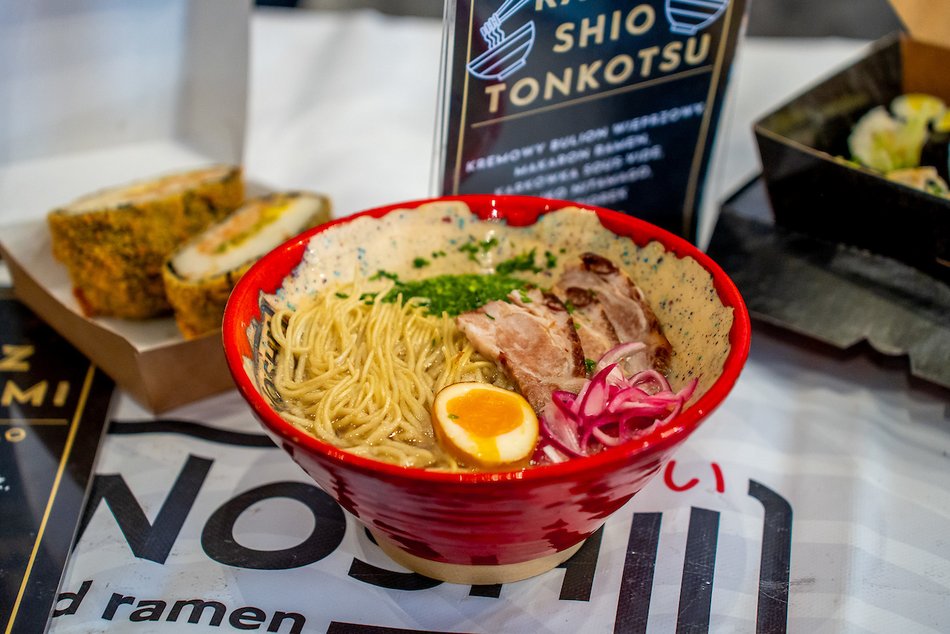 Łódź. Festiwal Azjatycki w Łodzi. Piotrkowska 217 pełna orientalnych smaków