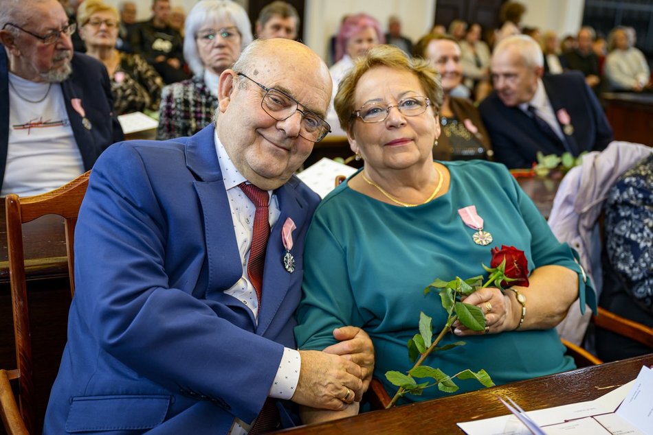 Łódź. Medale za długoletnie pożycie małżeńskie. To się nazywa wielka miłość!