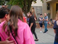 Łódź. Niedzielna potańcówka przy Piotrkowskiej. Tanecznym krokiem w nowy tydzień