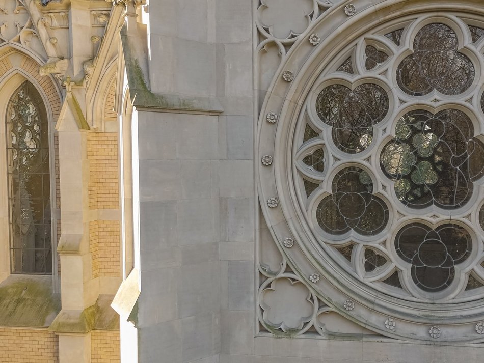 Kaplica Karola Scheiblera. Zajrzyj do wnętrza architektonicznej perły Europy!