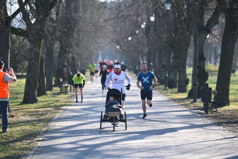 Łódź. Wielkanocny Parkrun w Parku Poniatowskiego