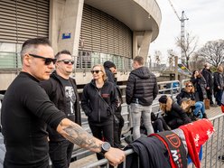 Fani Depeche Mode czekają na koncert przez Atlas Areną w Łodzi