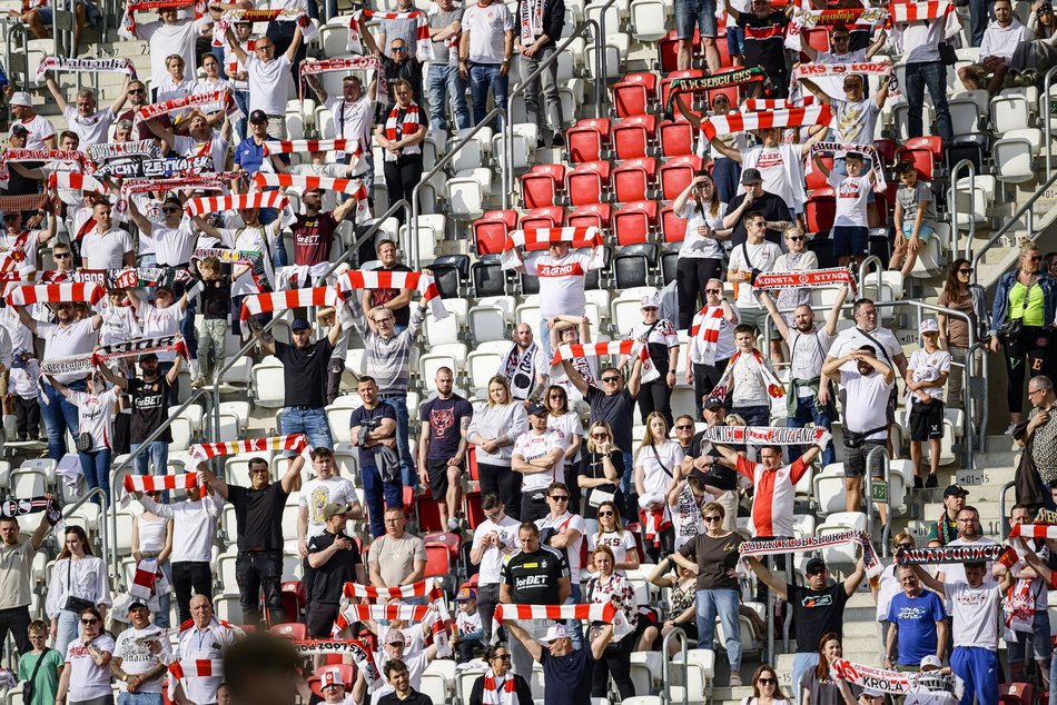 Kibice na meczu ŁKS Łódź z GKS Tychy. Odnajdź się w naszej galerii