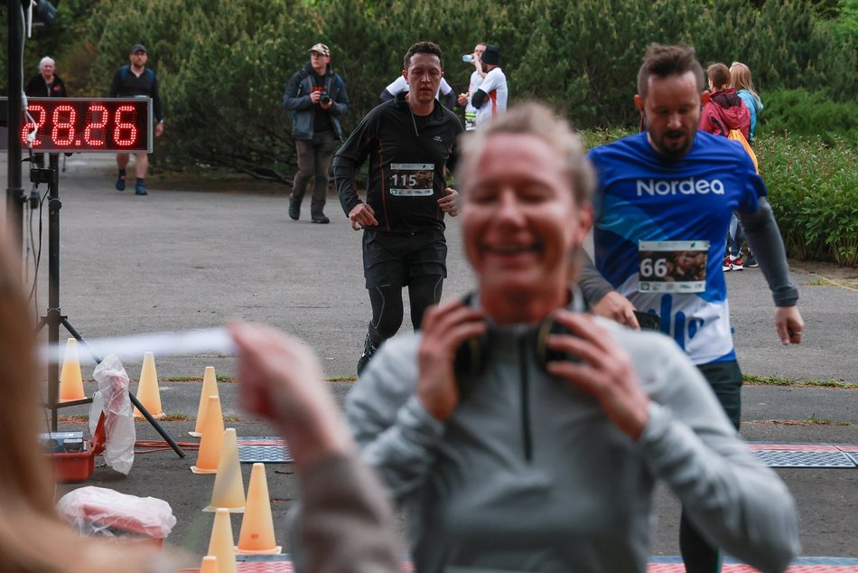 Łódź. Botaniczna Piątka. Setki łodzian pobiegły w Ogrodzie Botanicznym w Łodzi