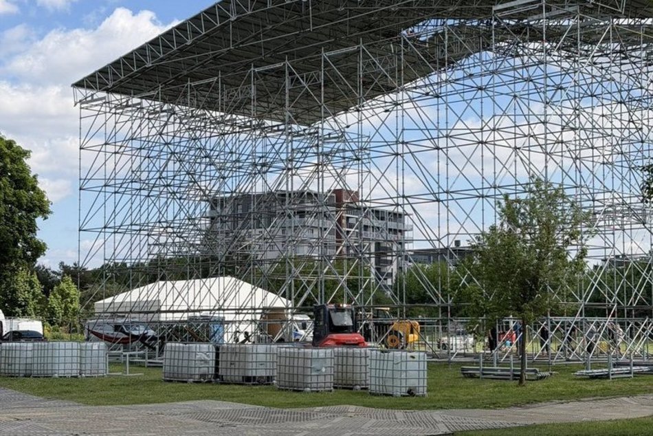 Budują scenę na Juwenalia 2026 w Łodzi! Trwają prace przy Lutomierskiej