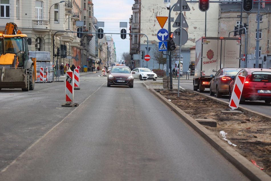 Remont Struga dobiega końca. Jest już asfalt, kiedy skończą chodniki?