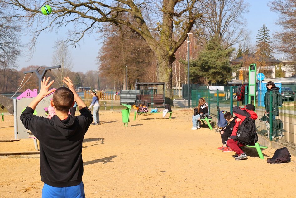 Łódź. Łódź budzi się do życia! Łodzianie i turyści tłumnie korzystają z pierwszych dni wiosny
