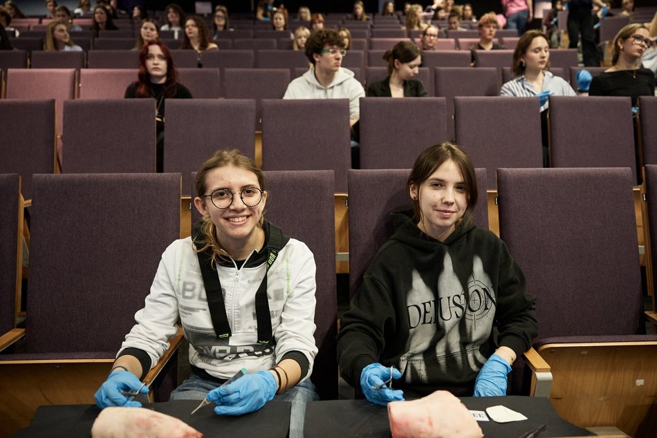 Łódź. Rekordowy UMED! W Łodzi pobito rekord Polski w jednoczesnym szyciu chirurgicznym