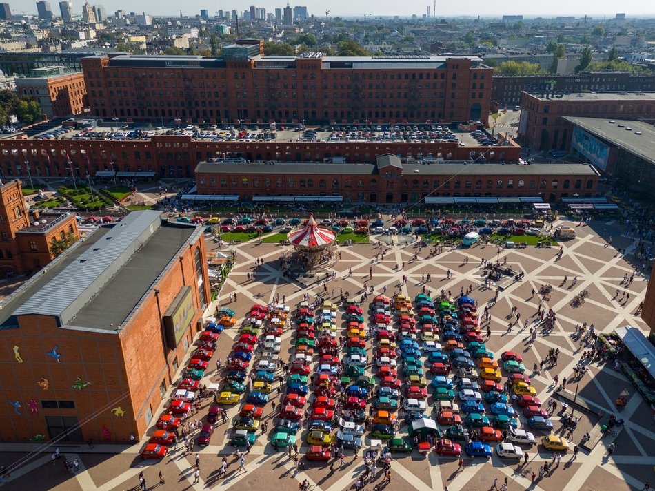 Zlot Maluchów w Manufakturze