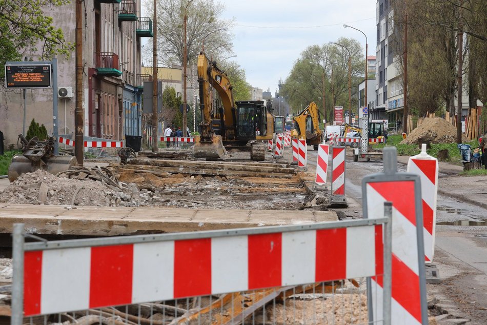 Przybyszewskiego w remoncie. Sprawdzamy, jak przebiegają prace.