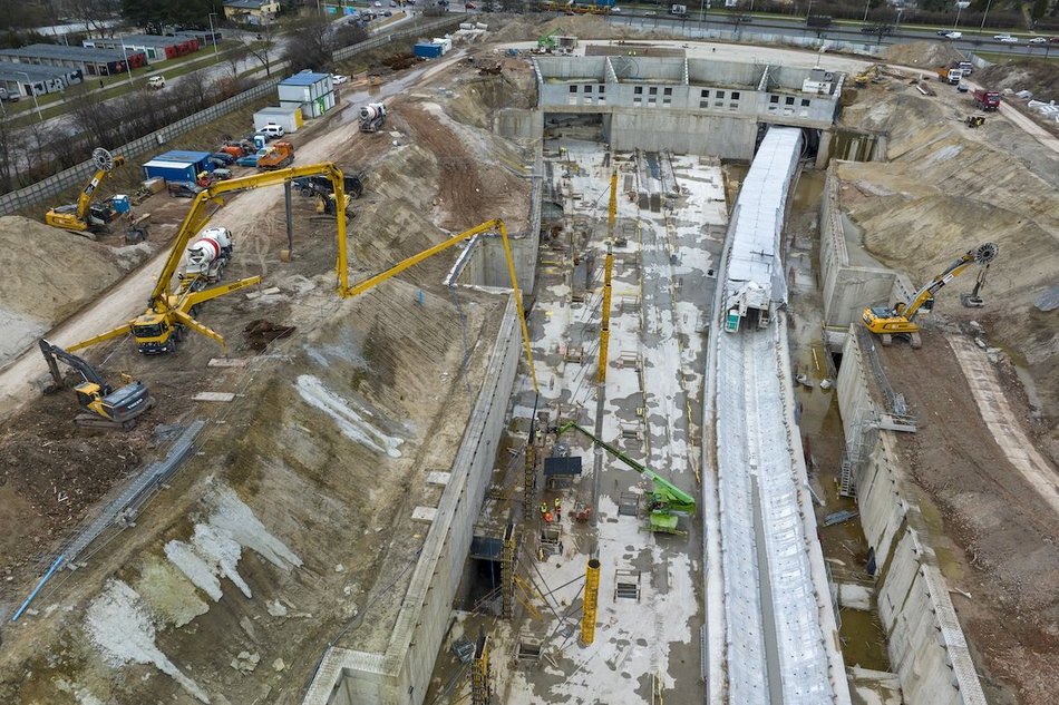 Tunel pod Łodzią. Stacja Koziny z lotu ptaka robi wrażenie! Wejdź na plac budowy