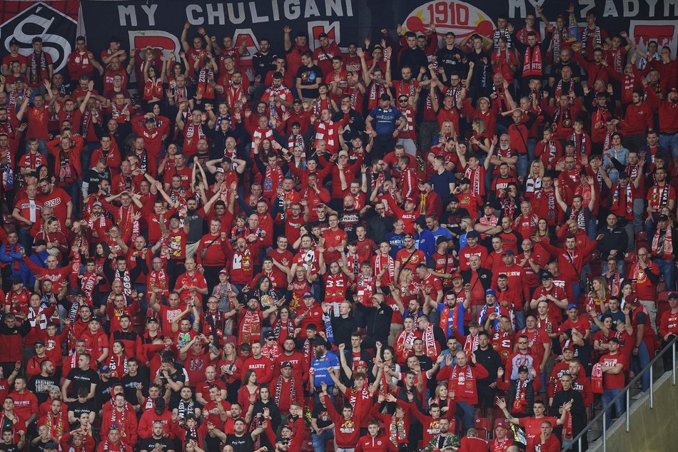 Kibice Widzewa Łódź na trybunach podczas meczu z Górnikiem Zabrze