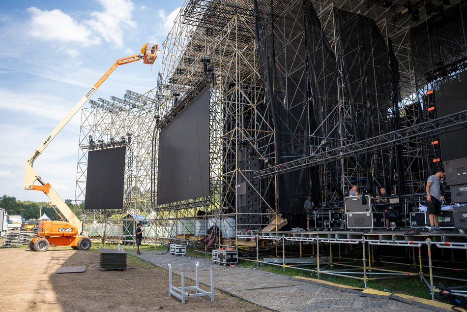 Łodź Summer Festival 2025. Zobacz, jak powstaje festiwalowe miasteczko