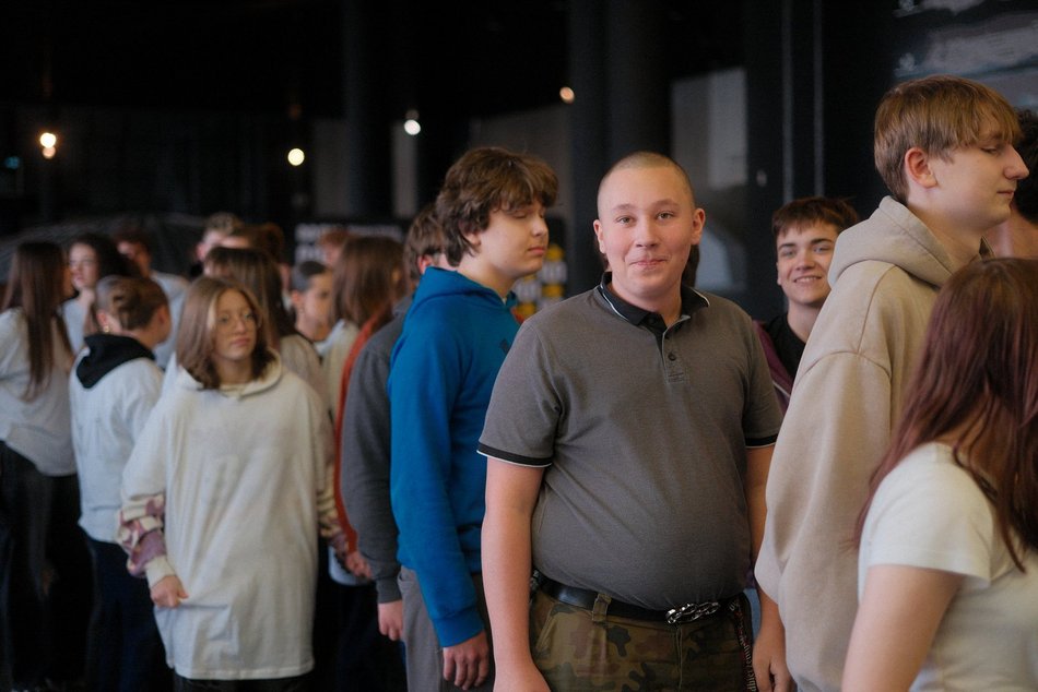 Łódź. Licealiści z Łodzi zatańczyli Belgijkę! Wielkie świętowanie Międzynarodowego Dnia Licealisty