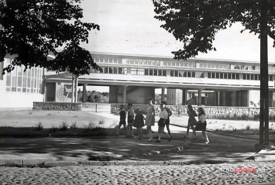 Łódź. Szkoły i uczniowie w Łodzi w dawnych latach. Wyjątkowy klimat na starych fotografiach!