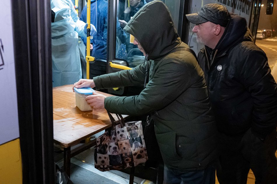 MOPS Łódź. Świetlica, autobus i łaźnie oraz schroniska w gotowości na zimę