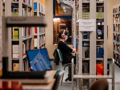 Łódź. Biblioteka Uniwersytetu Łódzkiego otwarta do północy. Na naukę nigdy nie jest za późno!