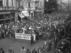 Łódź. Trudne życie na kartki. Fala protestów w Łodzi i całym kraju