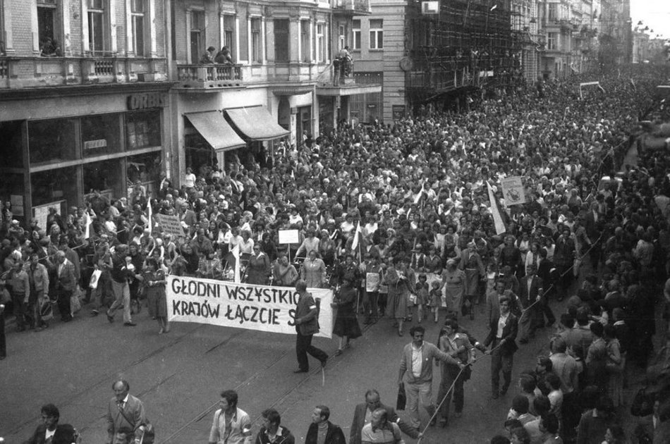 Łódź. Trudne życie na kartki. Fala protestów w Łodzi i całym kraju