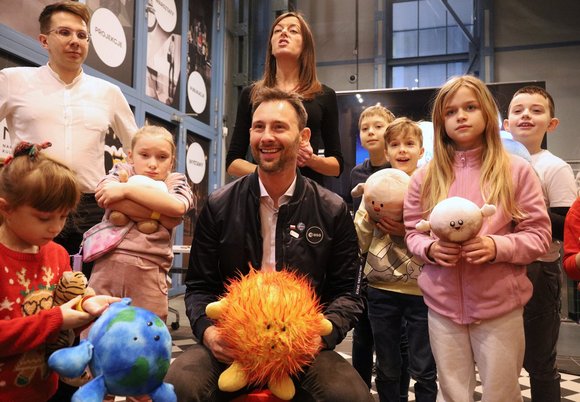 Łódź. Sławosz Uznański-Wiśniewski w EC1 Łódź. Piknik, kino sferyczne, warsztaty i zdjęcia z astronautą