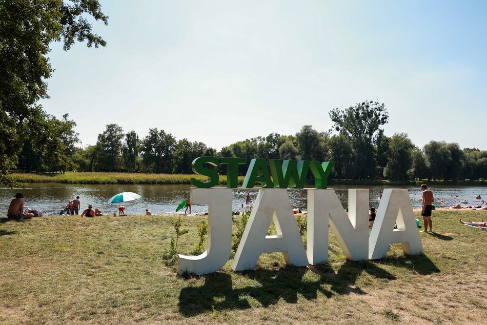 Łódź. Upalny weekend na Stawach Jana w Łodzi. Tak wypoczywają łodzianie!