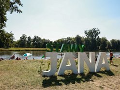 Łódź. Upalny weekend na Stawach Jana w Łodzi. Tak wypoczywają łodzianie!