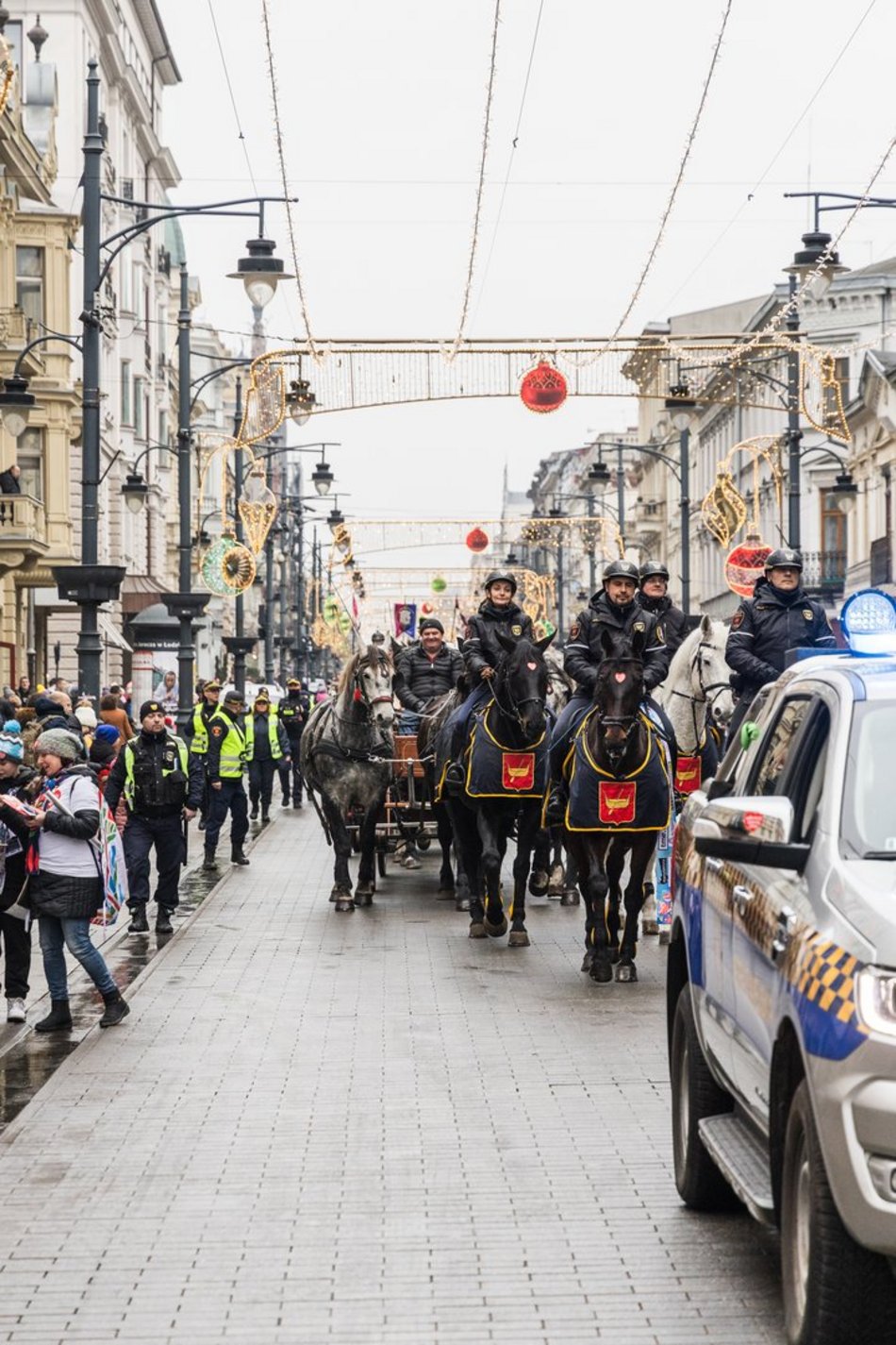 Łódź. WOŚP 2025 w Łodzi. Wielka Szarża przeszła Piotrkowską. Co za widok!
