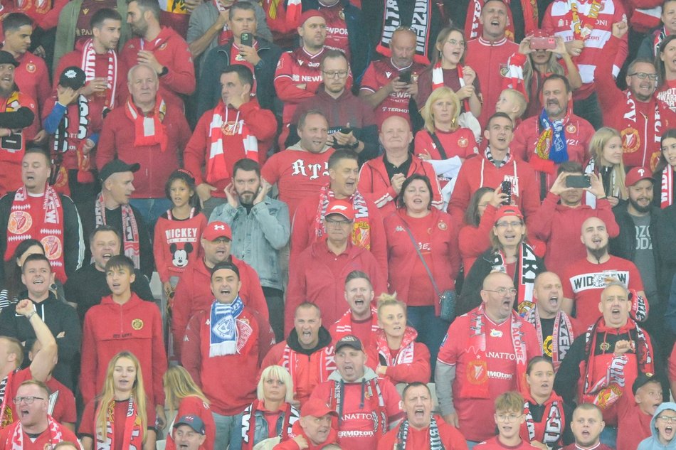 Kibice Widzewa Łódź z Pogonią Szczecin. Byłeś/aś tam? Znajdź się w galerii!