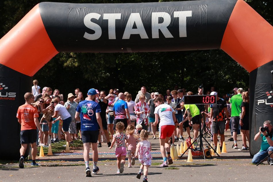 Łódź. Botaniczna Piątka w Ogrodzie Botanicznym w Łodzi. Biegowe emocje i pozytywna energia