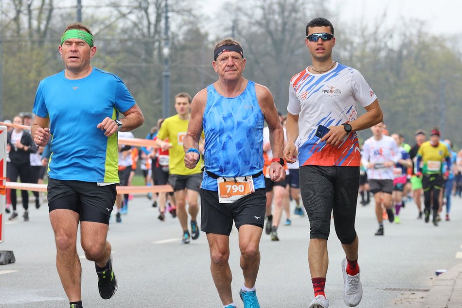 DOZ Maraton 2023. Brałeś udział w biegu? Znajdź się na zdjęciach!