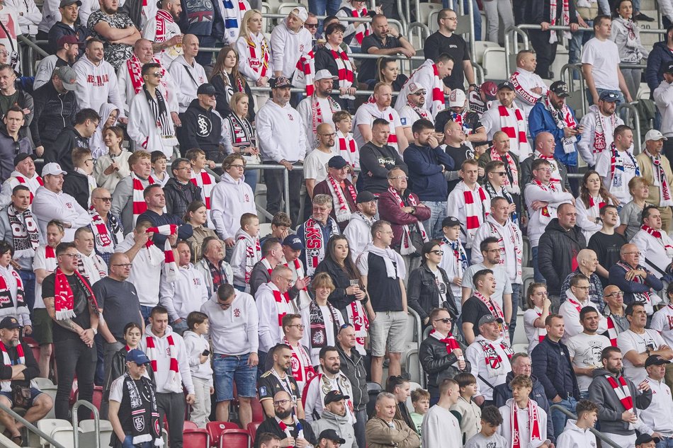 Kibice ŁKS Łódź na meczu z Radomiakiem Radom