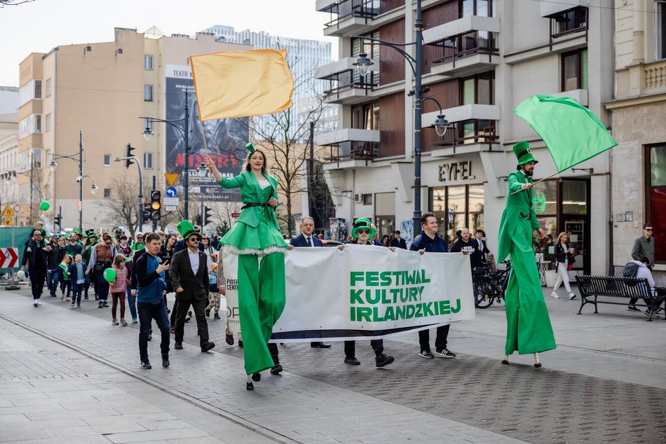 Zielona parada przeszła Piotrkowską! Tłumy świętują z okazji Dnia Świętego Patryka