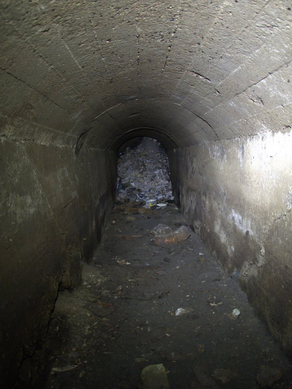 Łódź. Schron z II wojny światowej odnaleziony w Łodzi. Gazoszczelne drzwi, komory i więcej