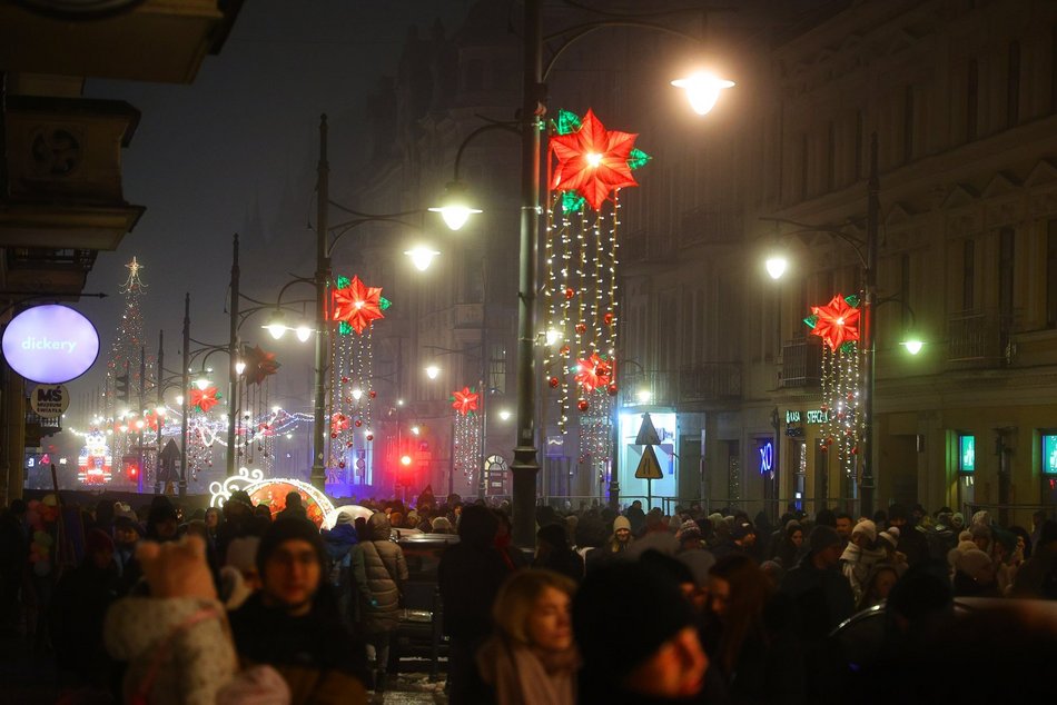 Iluminacje świąteczne w Łodzi. Zobacz najpiękniejsze ozdoby na Piotrkowskiej i placu Wolności