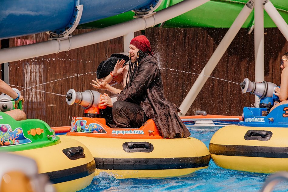 Łódź. Bitwa na wodnych skuterach w Aquaparku Fala! To jedyna taka atrakcja w Polsce!