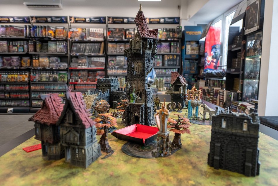 Łódź. Jego pasja przyciąga fanów Warhammera i… Henry’ego Cavilla!